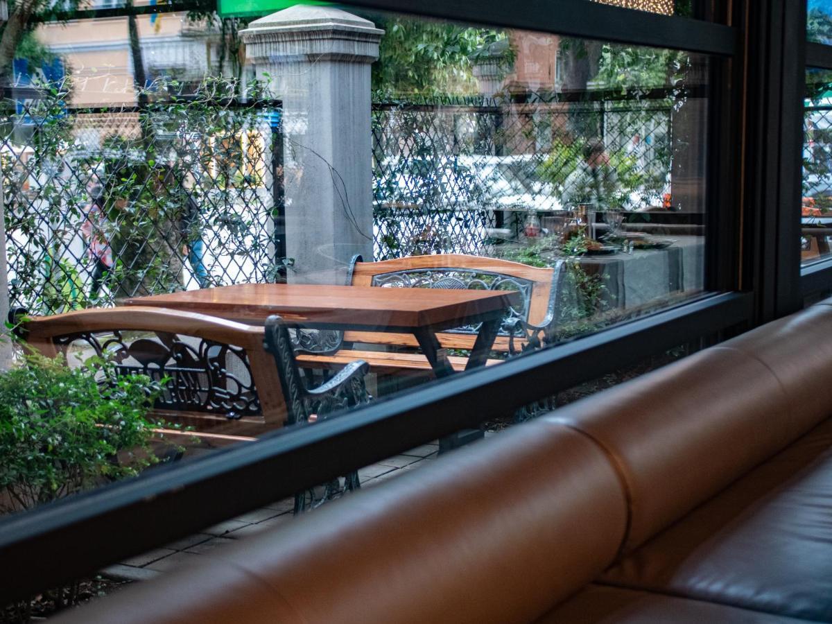 巴统 Mandarin Club House酒店 外观 照片