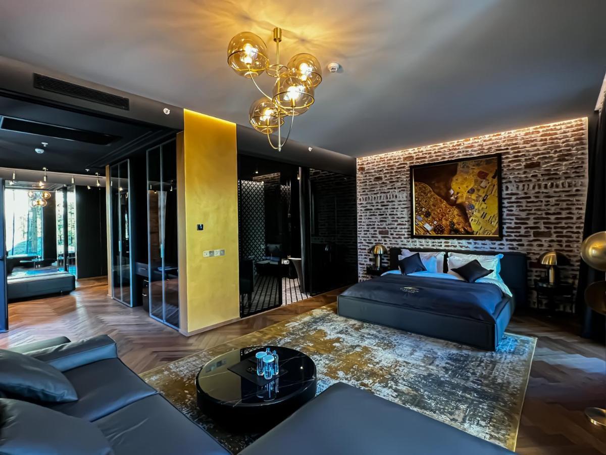 巴统 Mandarin Club House酒店 外观 照片